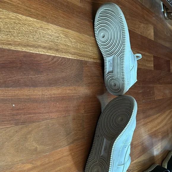 White Nike air forces - Picture 2 of 4